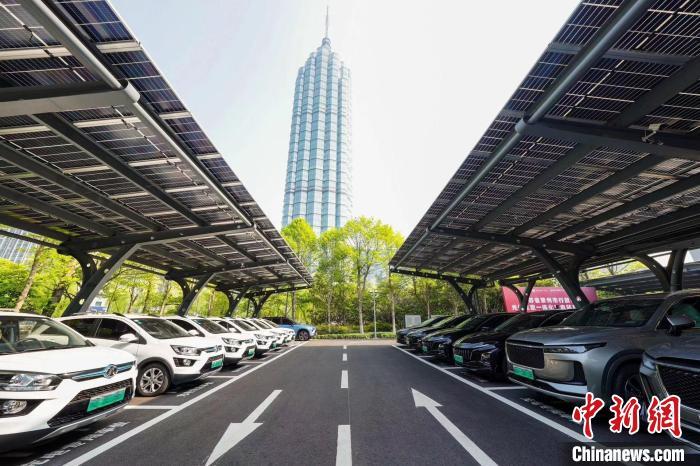 资料图：常州新能源汽车产业蓬勃发展。　<a target='_blank' href='/' >中新网</a>记者 唐娟 摄