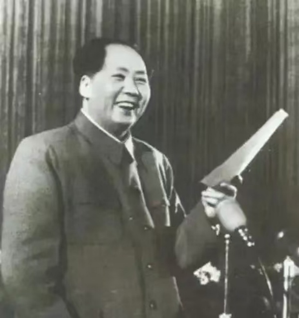 胡树萌在长沙深情背诵朗诵自创三千字长诗《红船颂》姊妹篇致敬毛泽东主席诞辰132周年