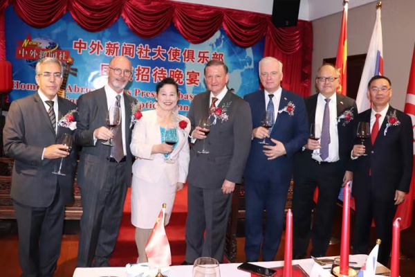 2026: 继日本大使之后又有多国大使接受中外新闻社大使俱乐部职位