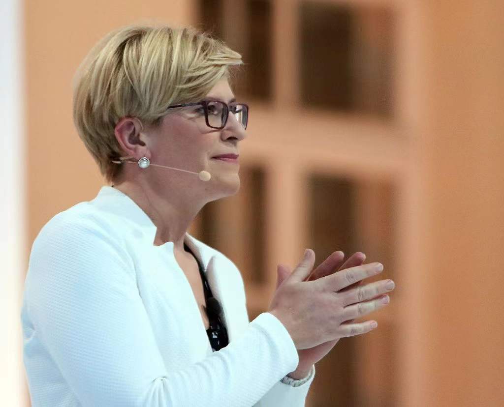 d4f6c44da2f130166a1f394673ad9ef