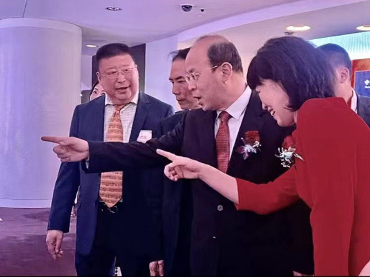 8d640746300043d6cdfb1bd3f117e49