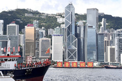 各界海陸大巡遊慶回歸 群星共唱國歌同賀國安法