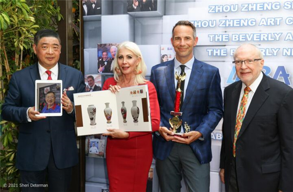 世界著名艺术评论家再度撰文高度评价黄建南