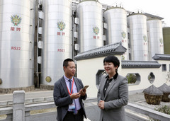 传统小缸晒露结合日式发酵工艺 这酱油香味浓郁