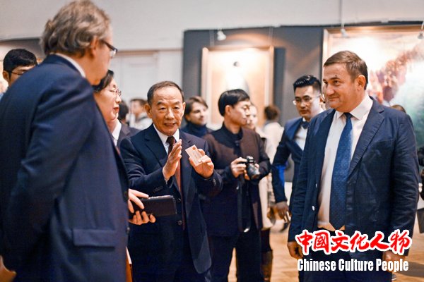 韩玉臣:“大美至纯”欧洲巡展_让世界了解雪域高原 韩玉臣:“大美至纯”欧洲巡展_让世界了解雪域高原