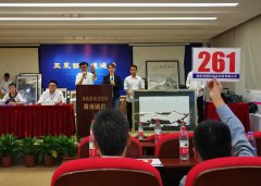 吴冠中版画在“凤凰边边场”被游客收藏