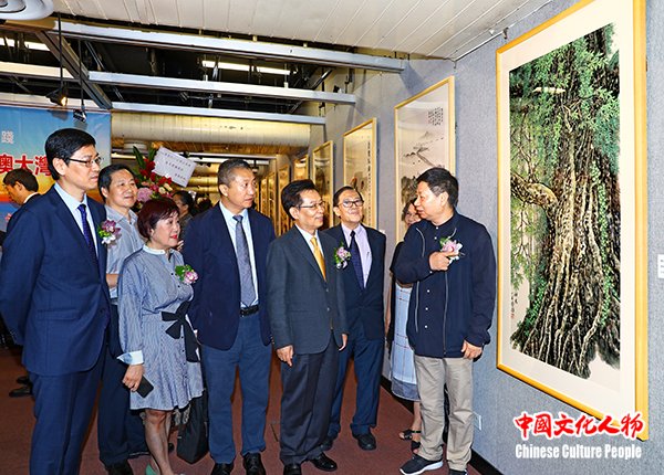 预祝港珠澳大桥竣工暨首届粤港澳大湾区全国书画名家邀请展在香港举行
