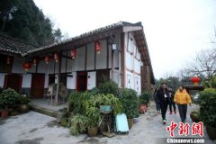 逛农耕体验馆住民宿 海内外家庭阆中感受中国