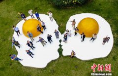 海外华媒探访武汉新变化