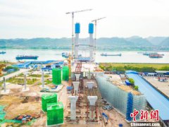 造塔机8个月上升百米