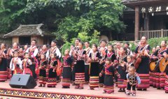 拉祜山的曼栗花李娜倮