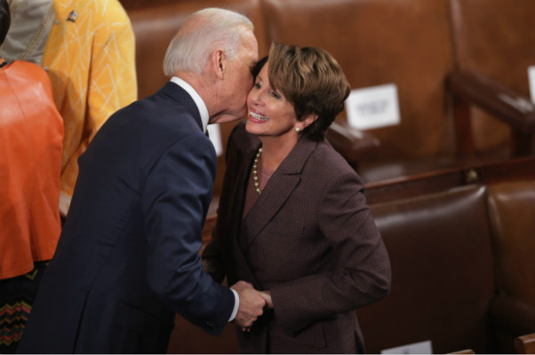1587983327803636.jpg pelosi-endorses-biden_meitu_1.jpg