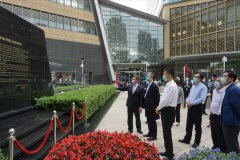 万立骏、李卓彬北京调研