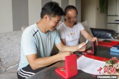 抗疫母亲与高考儿子的约定