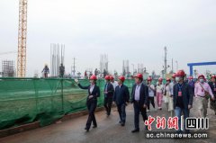 16家海外华文媒体代表走进四川南充临江新区 感