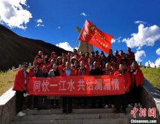 中外媒体青海玉树首站采访硕果累累