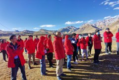 在澜沧江源逐绿