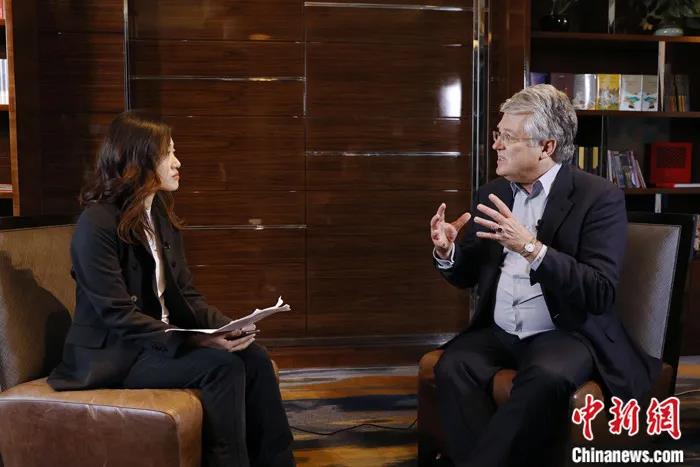 中国欧盟商会主席伍德克(Joerg Wuttke)接受<a target='_blank' data-cke-saved-href='http://www.chinanews.com/' href='http://www.chinanews.com/'>中新社</a>“中国焦点面对面”专访。<a target='_blank' data-cke-saved-href='http://www.chinanews.com/' href='http://www.chinanews.com/'>中新社</a>记者 韩海丹 摄 中国欧盟商会主席伍德克(Joerg Wuttke)接受<a target='_blank' data-cke-saved-href='http://www.chinanews.com/' href='http://www.chinanews.com/'>中新社</a>“中国焦点面对面”专访。<a target='_blank' data-cke-saved-href='http://www.chinanews.com/' href='http://www.chinanews.com/'>中新社</a>记者 韩海丹 摄