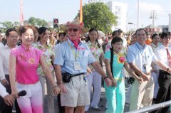 对海南：称许要真诚，赞美要慷慨