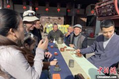 老外”镜头里的中国年