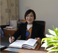 盛开在养殖场的铿锵玫瑰