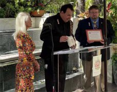 授勋！国际知名艺术家黄建南膺“英国皇家学会