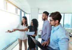 海外学子“云端”咨询郑州系列人才政策