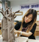 作者大胆雕完美，方家开怀说极工