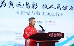 著名画家黄建南与多校学生“绘梦”