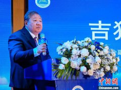 吉狄马加：或许诗人天生就是环境和自然的保护